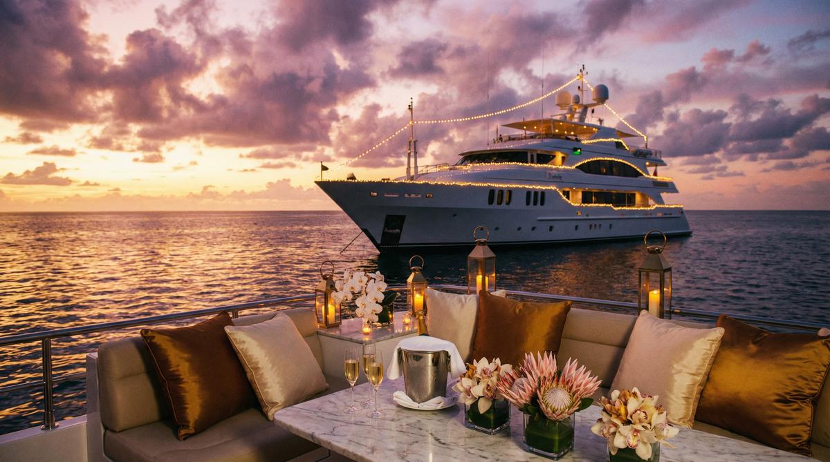 幼幼传媒游艇派对传媒演示奢华场景拍摄